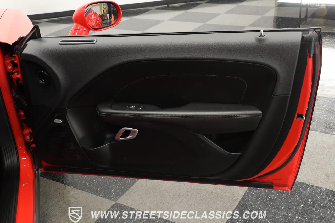 2016 Dodge Challenger R/T Scat Pack 392 Shaker
