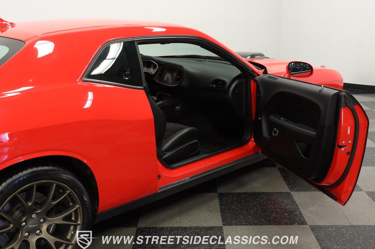 2016 Dodge Challenger R/T Scat Pack 392 Shaker