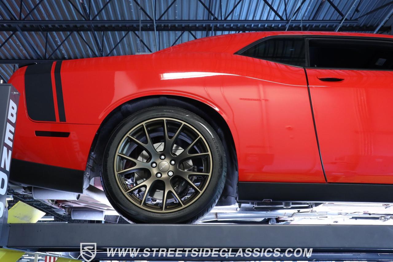 2016 Dodge Challenger R/T Scat Pack 392 Shaker