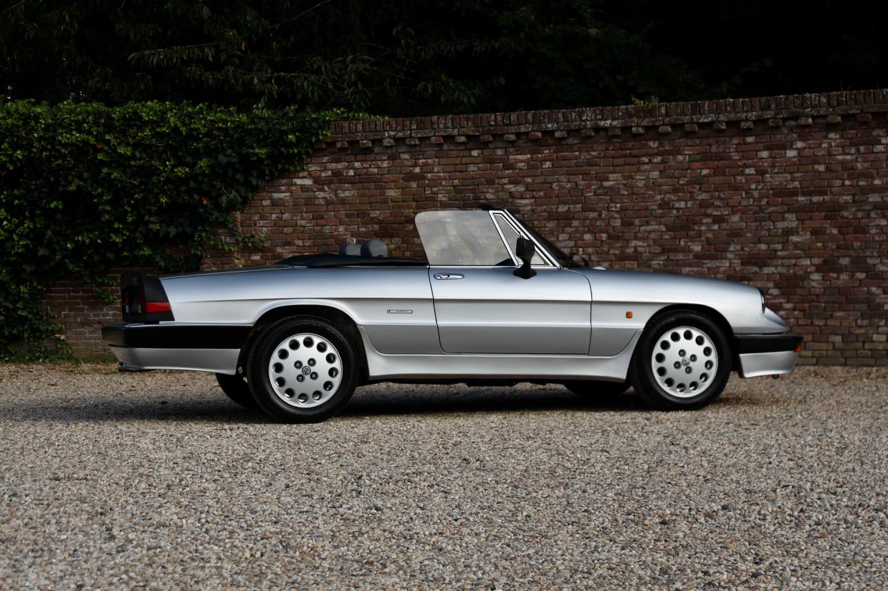 1988 Alfa Romeo Spider 2.0 QV &ldquo;Argento&rdquo;