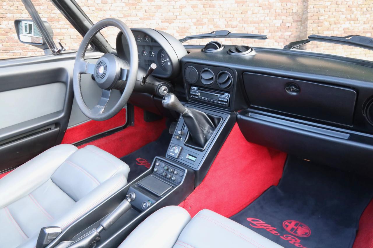 1988 Alfa Romeo Spider 2.0 QV &ldquo;Argento&rdquo;