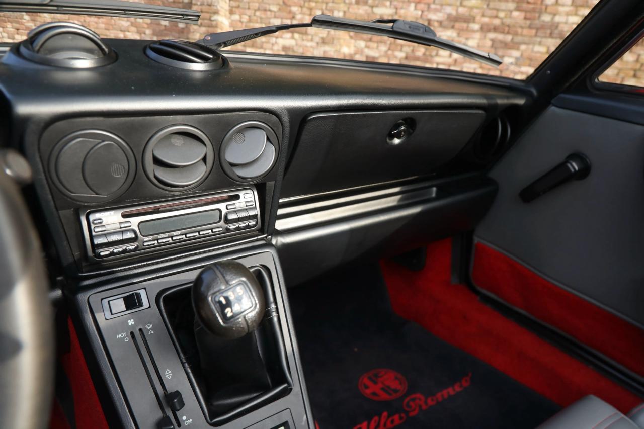 1988 Alfa Romeo Spider 2.0 QV &ldquo;Argento&rdquo;