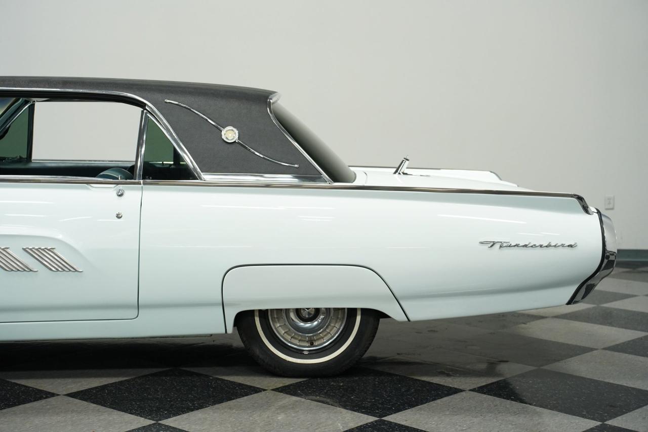 1963 Ford Thunderbird