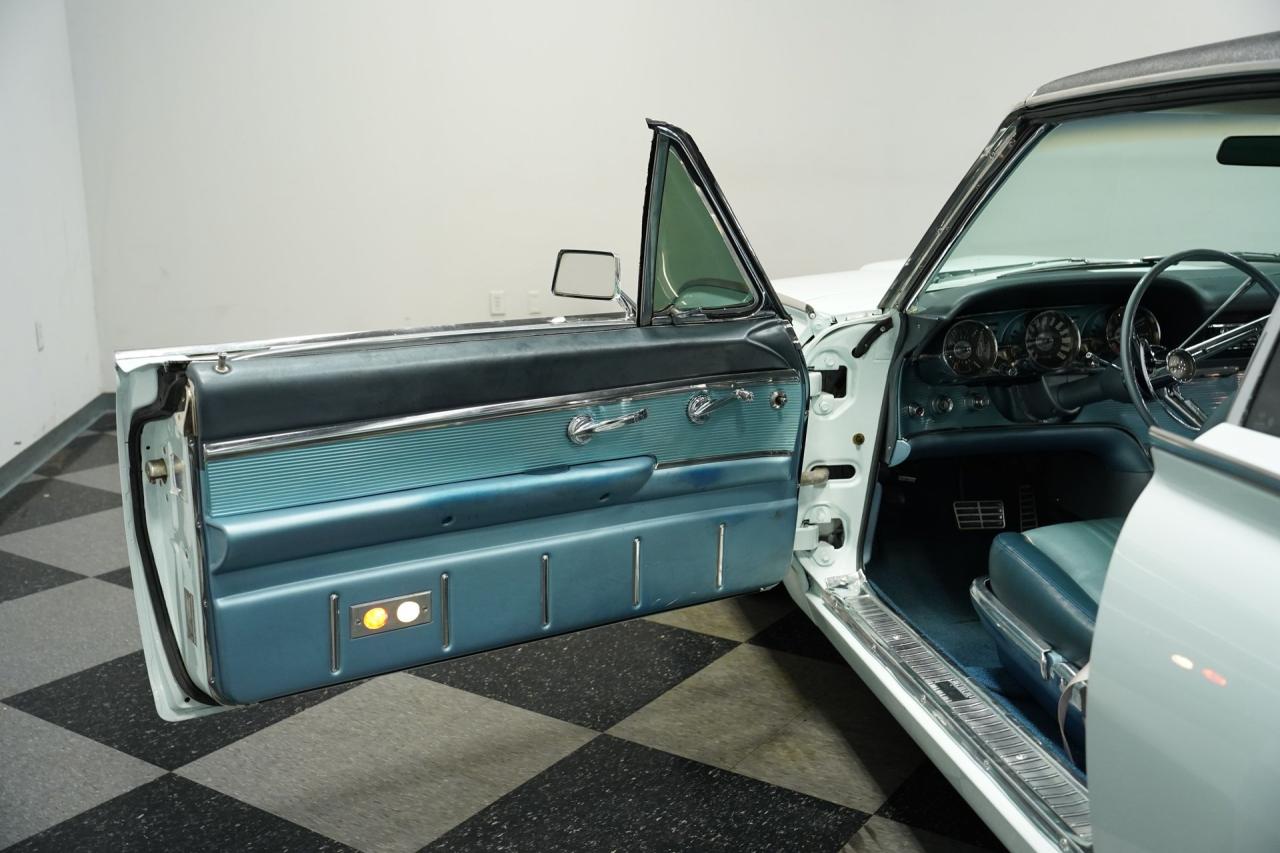 1963 Ford Thunderbird