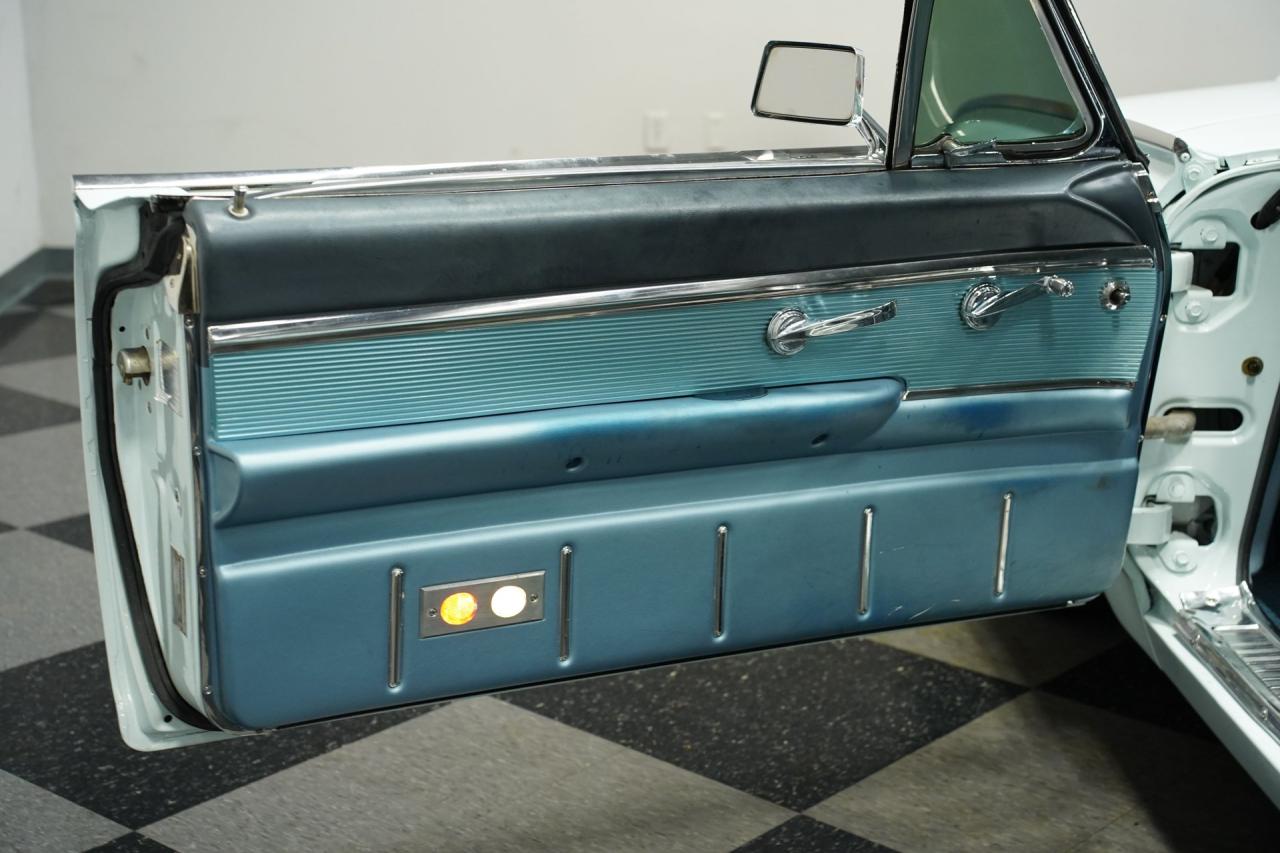 1963 Ford Thunderbird