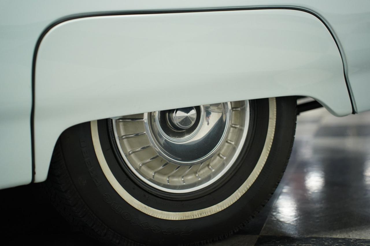 1963 Ford Thunderbird