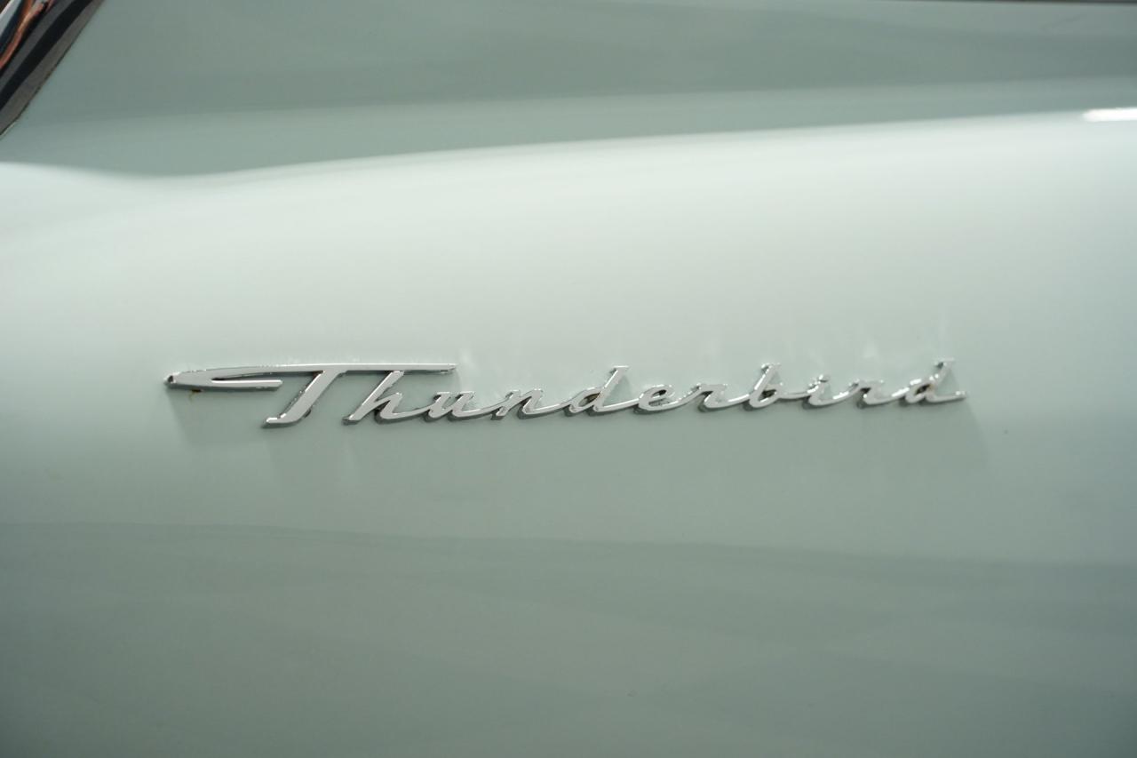 1963 Ford Thunderbird