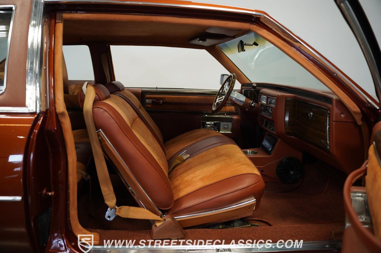 1977 Cadillac Coupe DeVille Lowrider