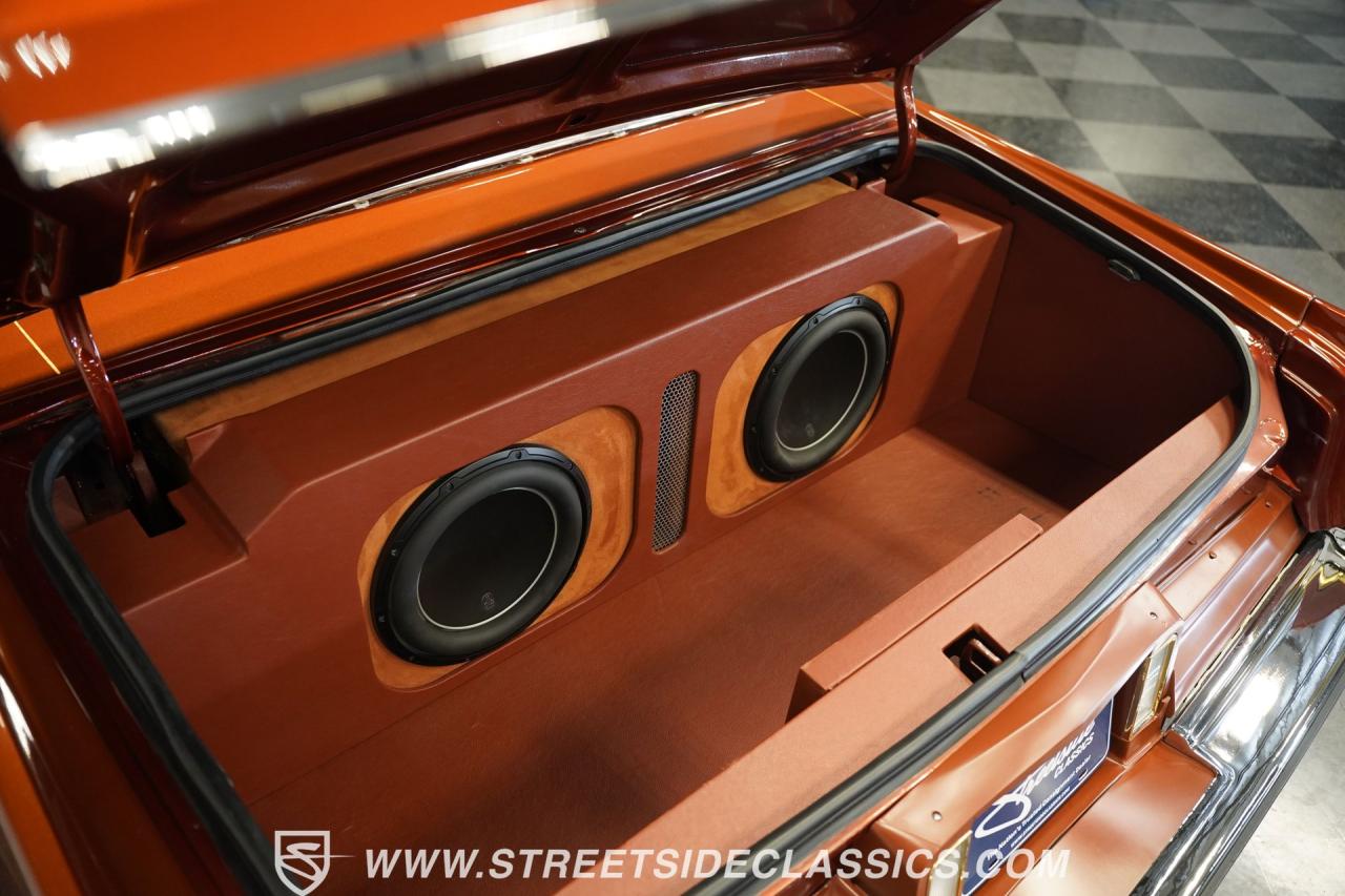 1977 Cadillac Coupe DeVille Lowrider