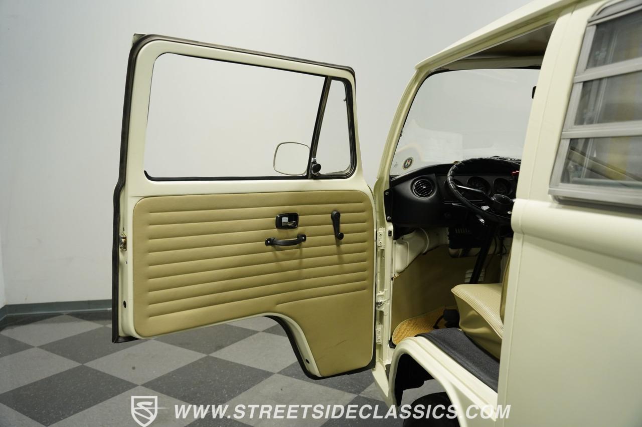 1973 Volkswagen Westfalia Camper Bus