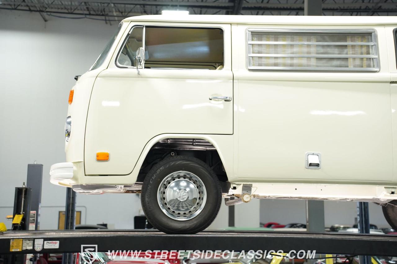 1973 Volkswagen Westfalia Camper Bus