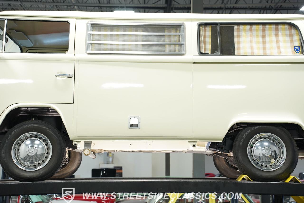 1973 Volkswagen Westfalia Camper Bus