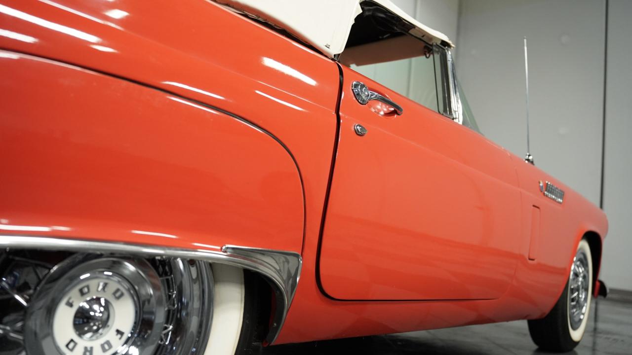 1956 Ford Thunderbird