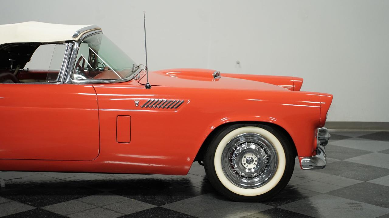 1956 Ford Thunderbird