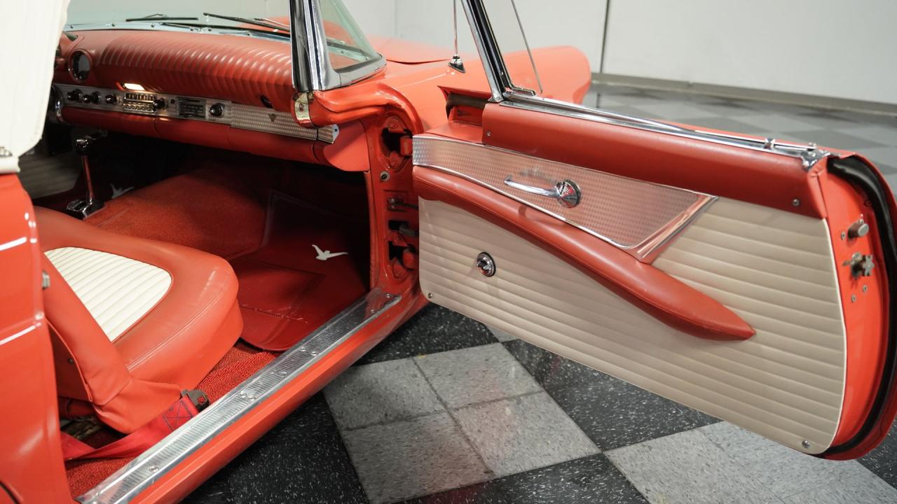 1956 Ford Thunderbird