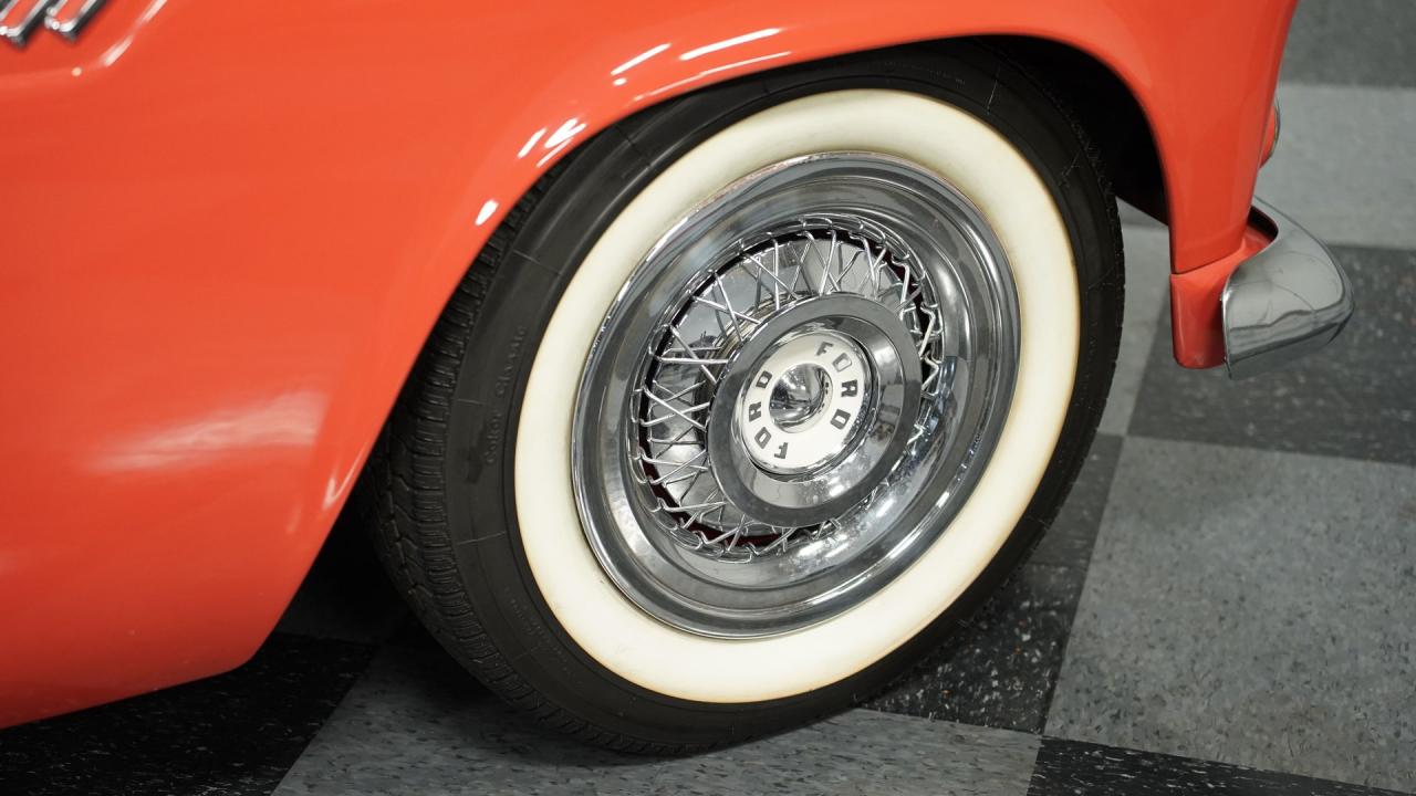 1956 Ford Thunderbird