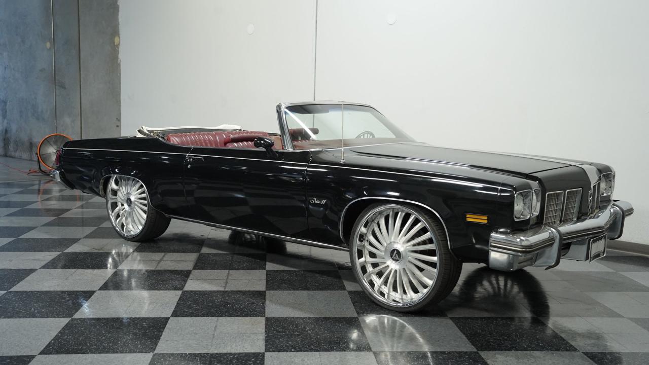 1975 Oldsmobile Delta 88 Royale Convertible