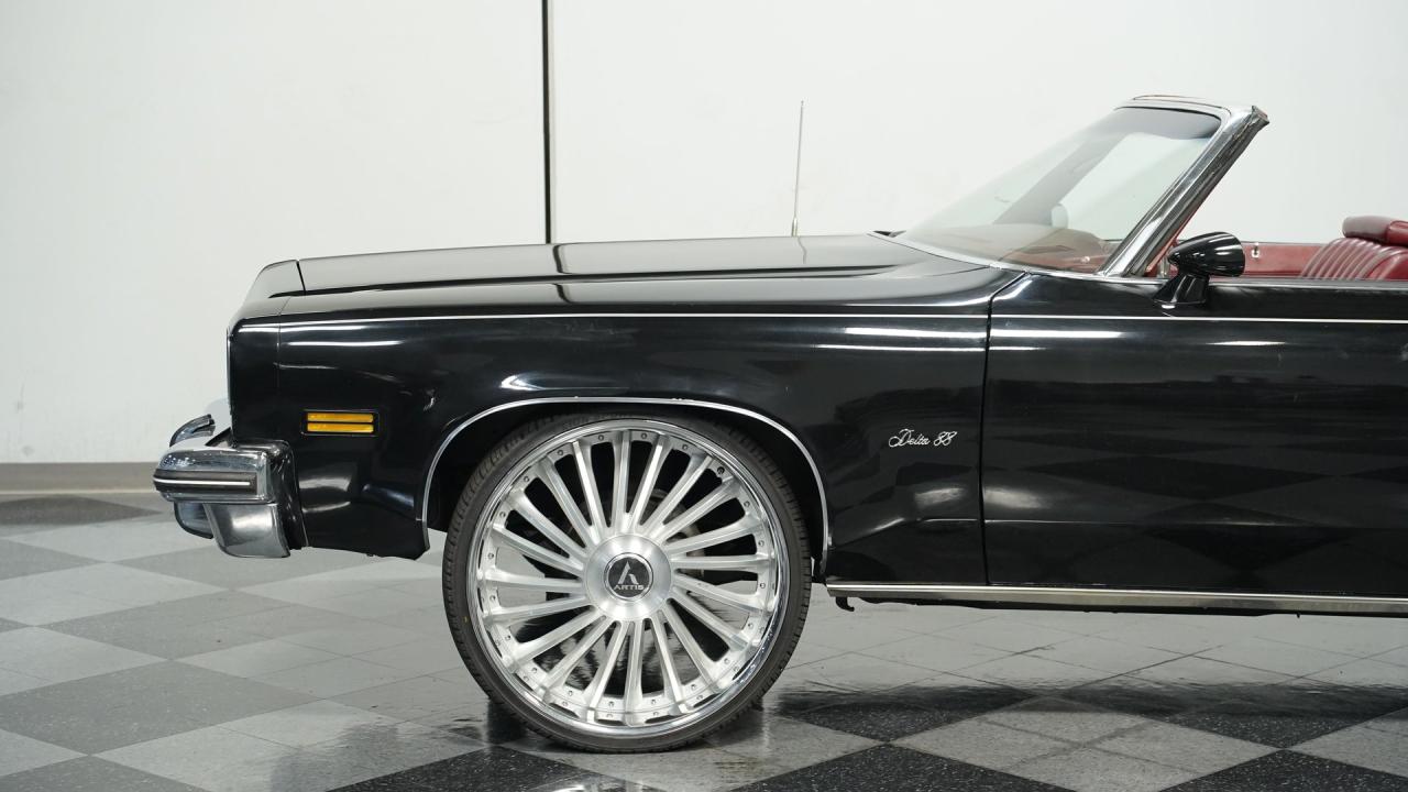 1975 Oldsmobile Delta 88 Royale Convertible