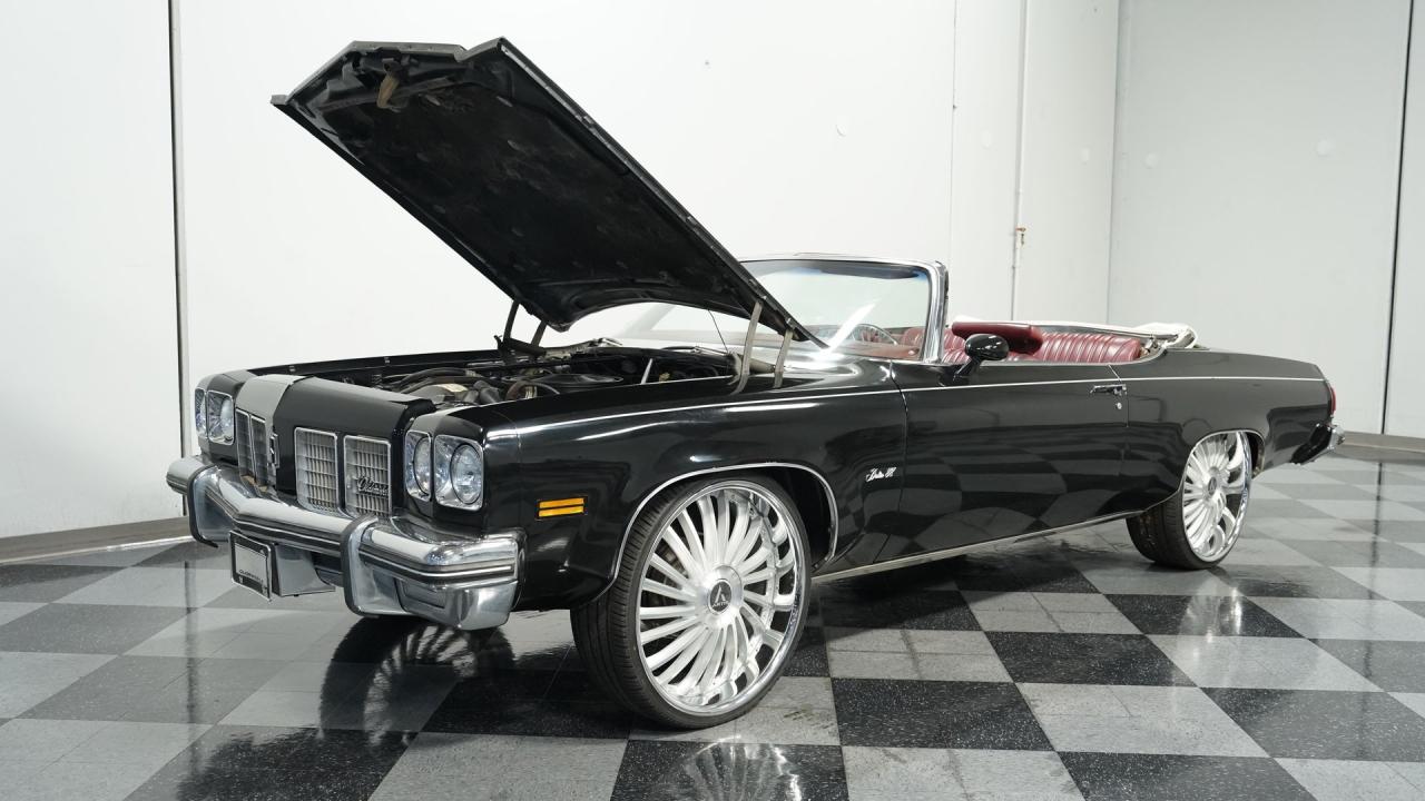 1975 Oldsmobile Delta 88 Royale Convertible