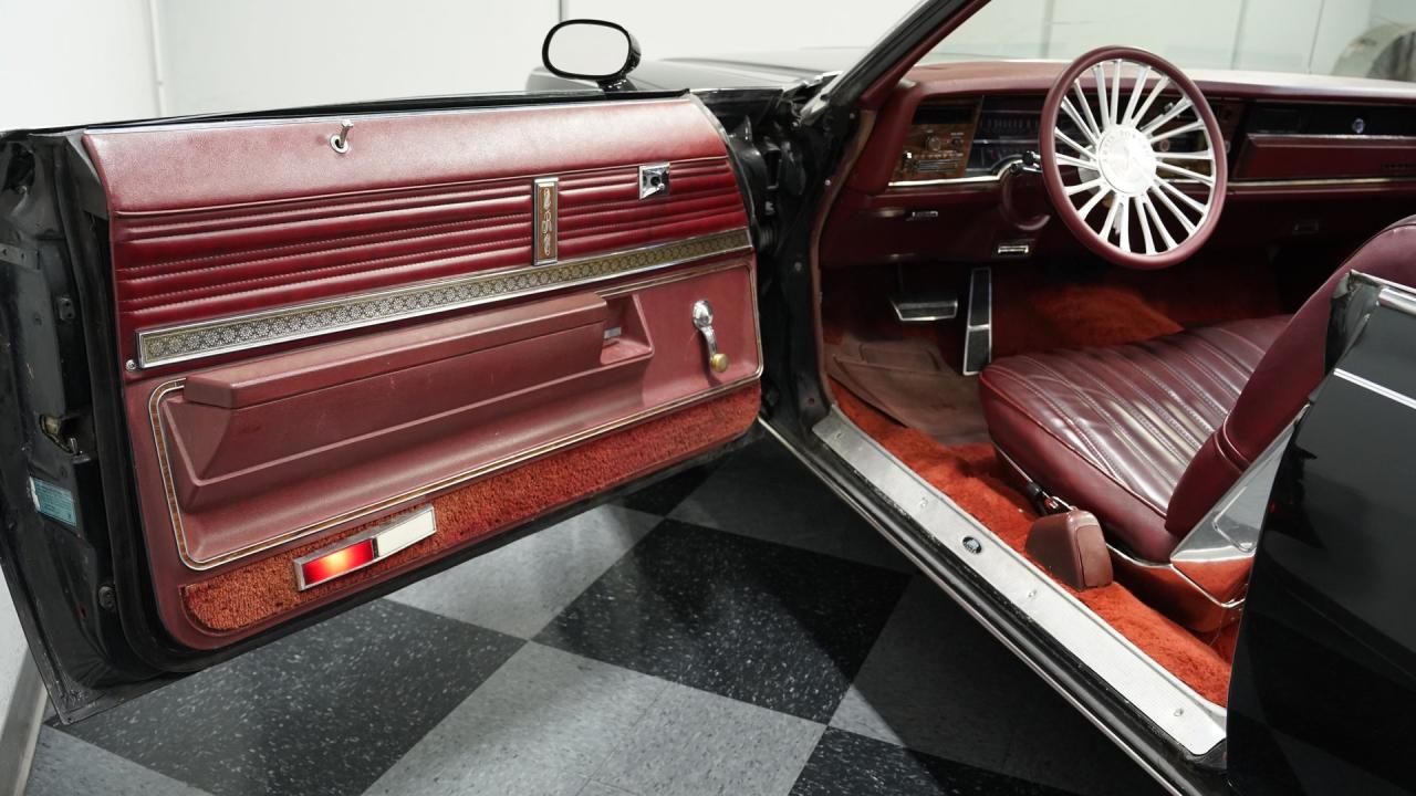 1975 Oldsmobile Delta 88 Royale Convertible