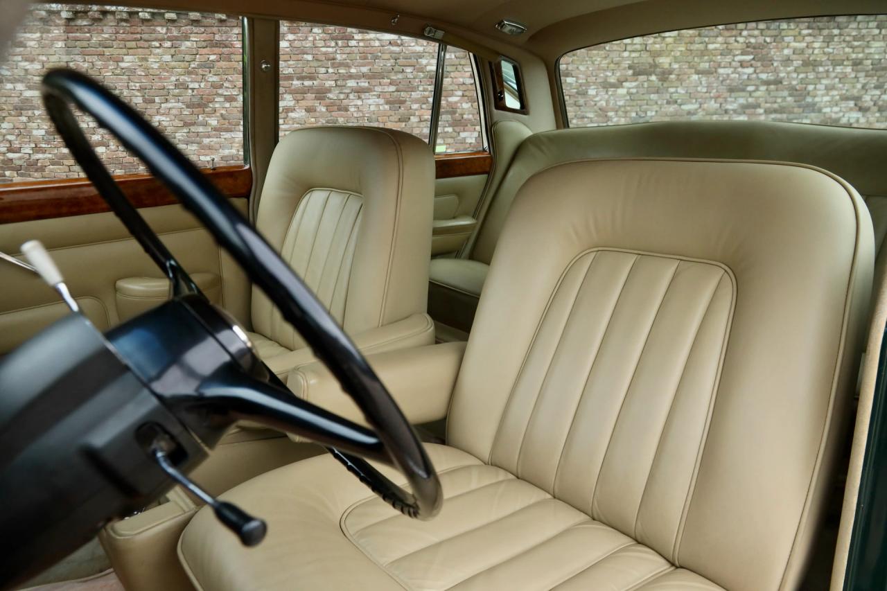 1967 Rolls - Royce Silver Shadow Saloon &ldquo;Chippendale dash&rdquo;
