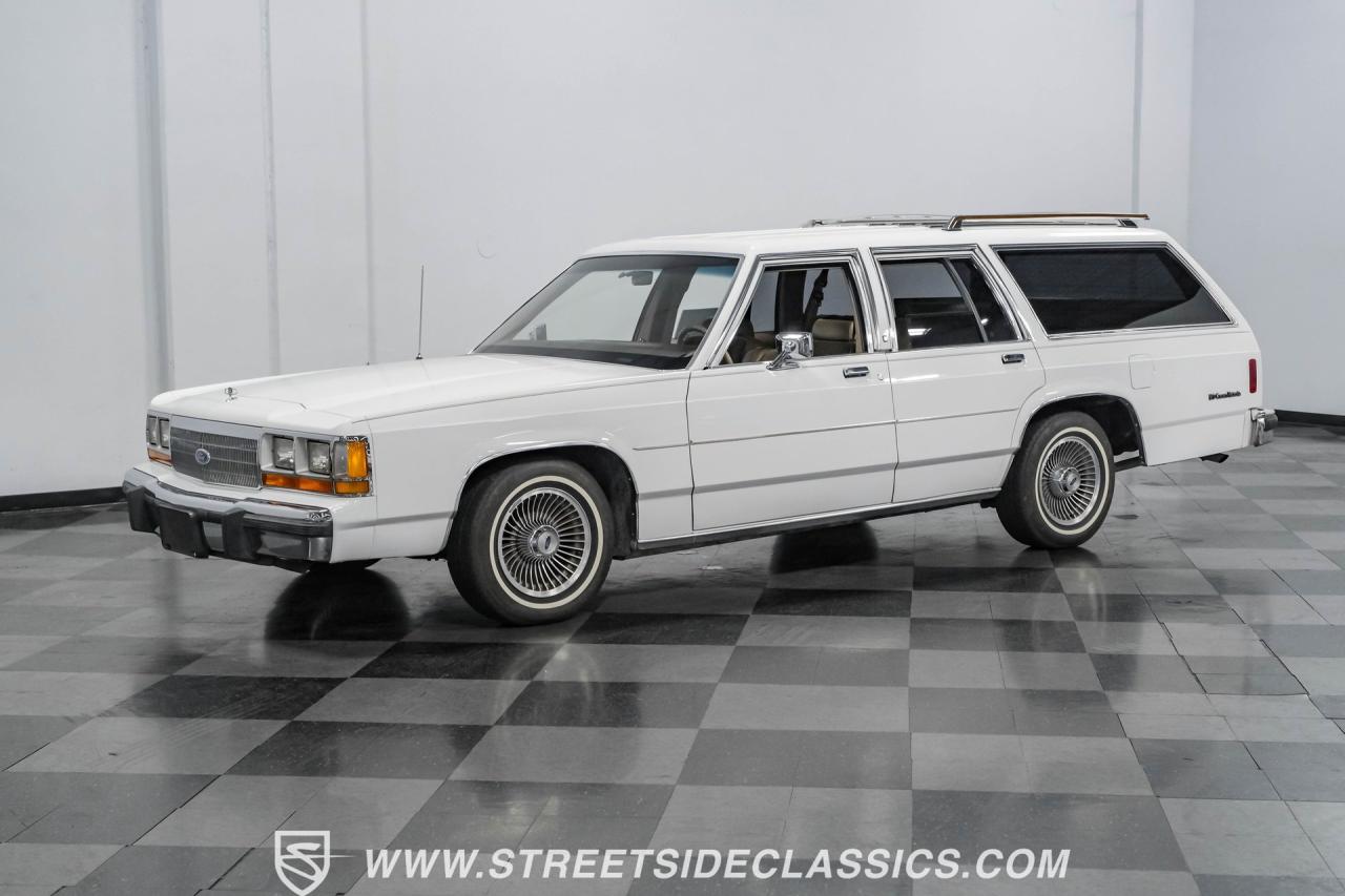 1990 Ford LTD Crown Victoria Wagon