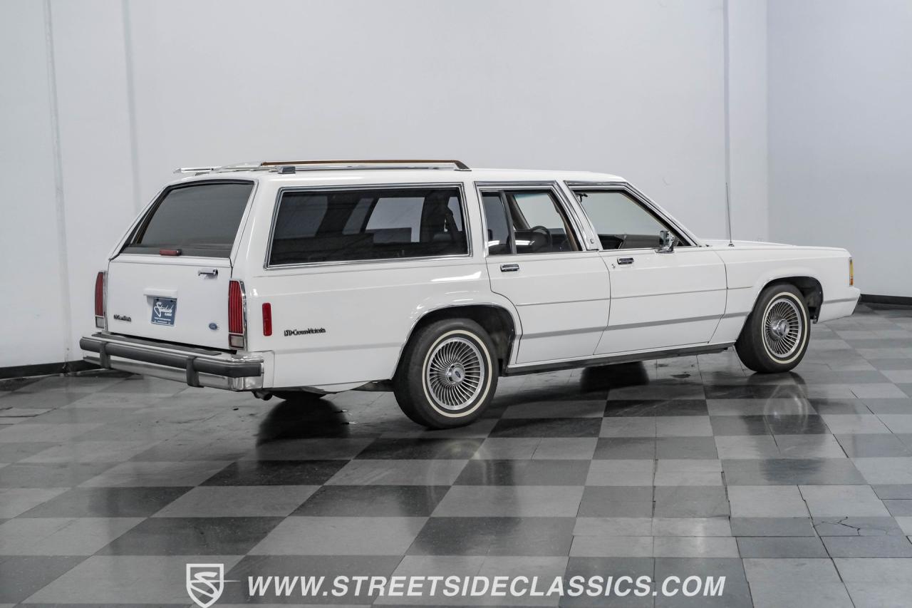 1990 Ford LTD Crown Victoria Wagon
