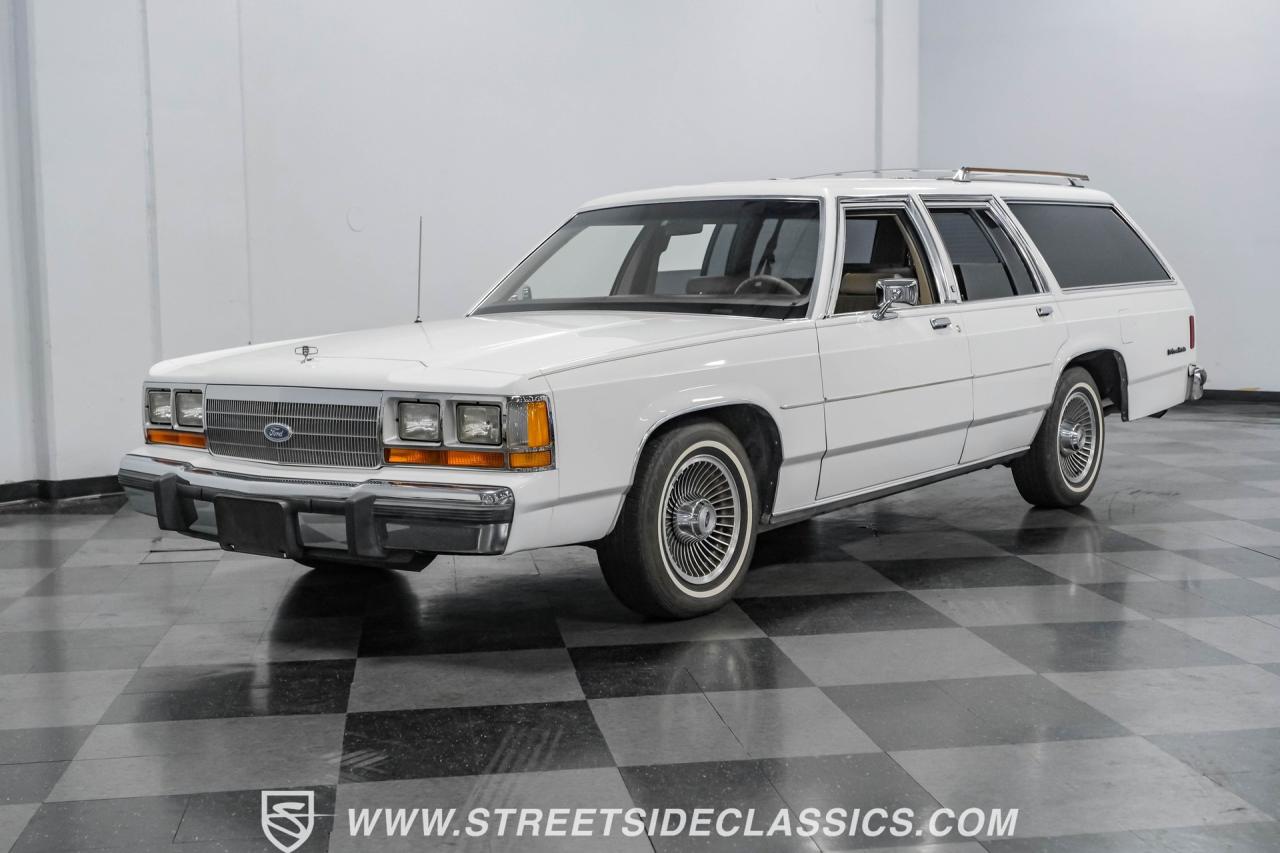 1990 Ford LTD Crown Victoria Wagon