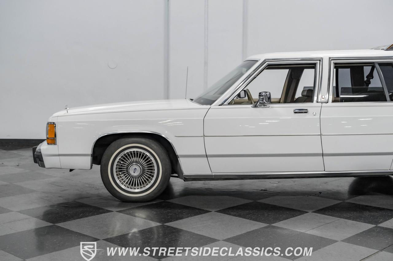 1990 Ford LTD Crown Victoria Wagon