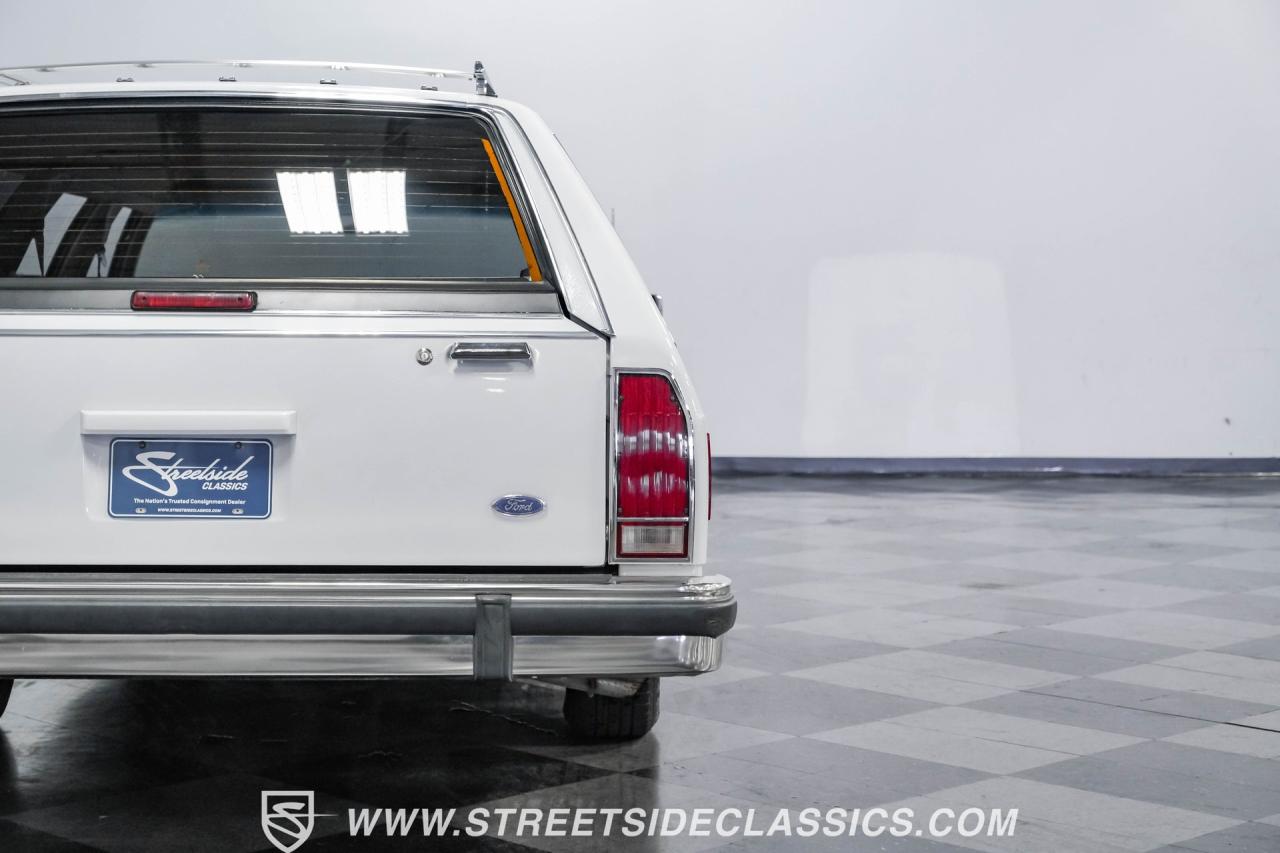 1990 Ford LTD Crown Victoria Wagon