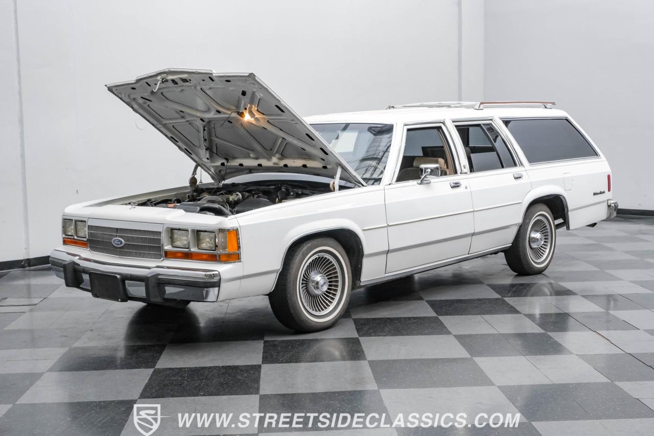 1990 Ford LTD Crown Victoria Wagon