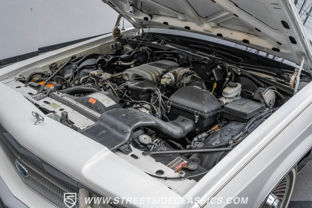 1990 Ford LTD Crown Victoria Wagon