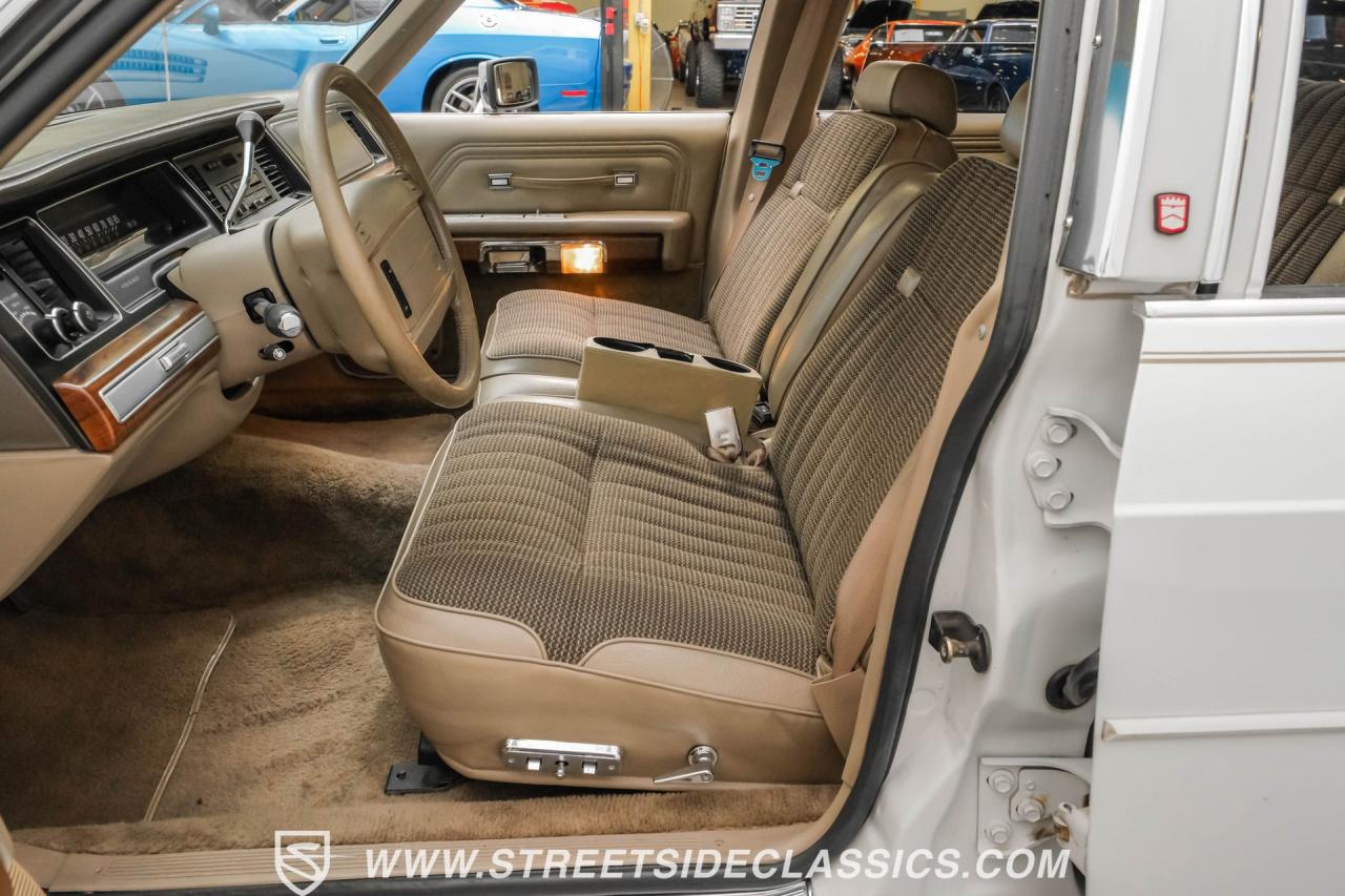 1990 Ford LTD Crown Victoria Wagon