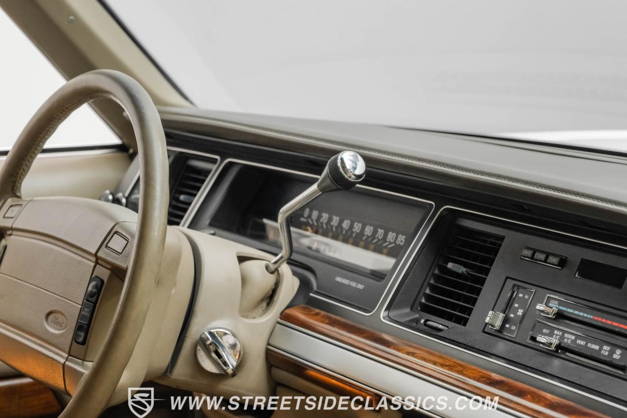 1990 Ford LTD Crown Victoria Wagon