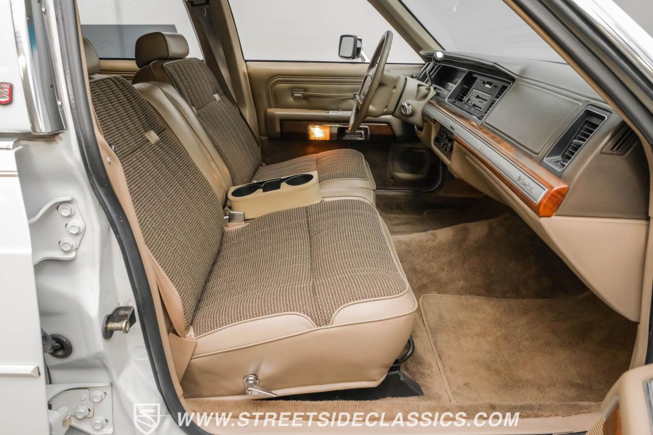 1990 Ford LTD Crown Victoria Wagon