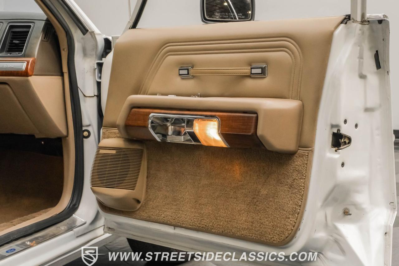 1990 Ford LTD Crown Victoria Wagon