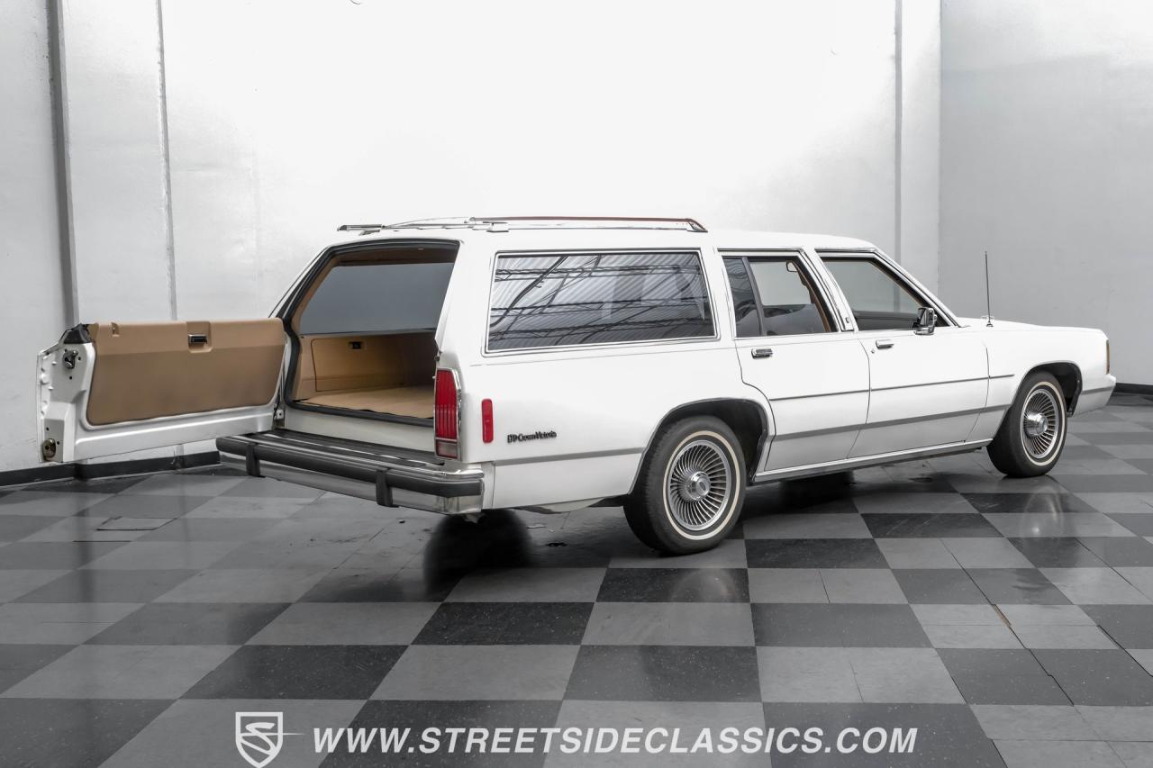 1990 Ford LTD Crown Victoria Wagon