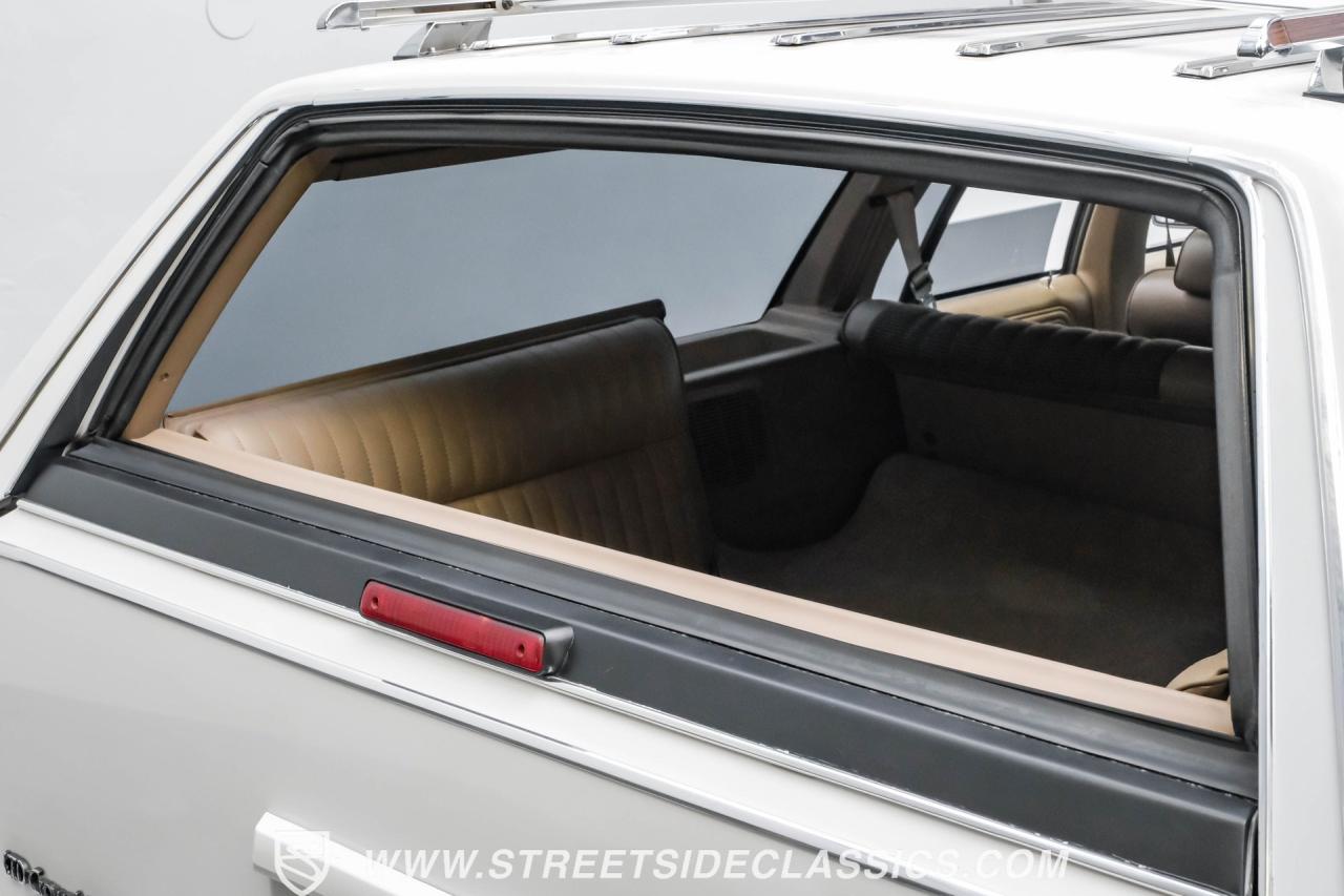 1990 Ford LTD Crown Victoria Wagon