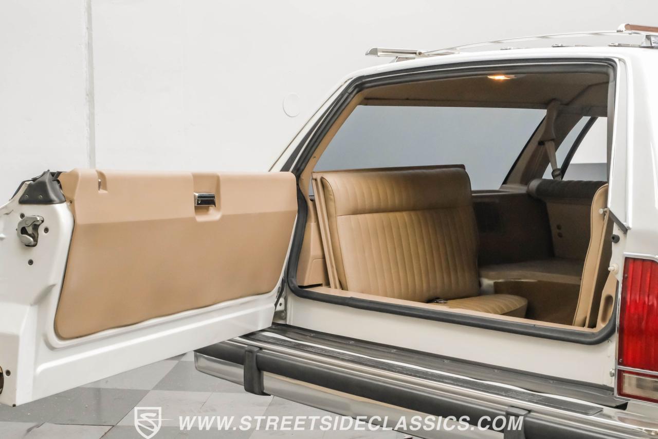 1990 Ford LTD Crown Victoria Wagon