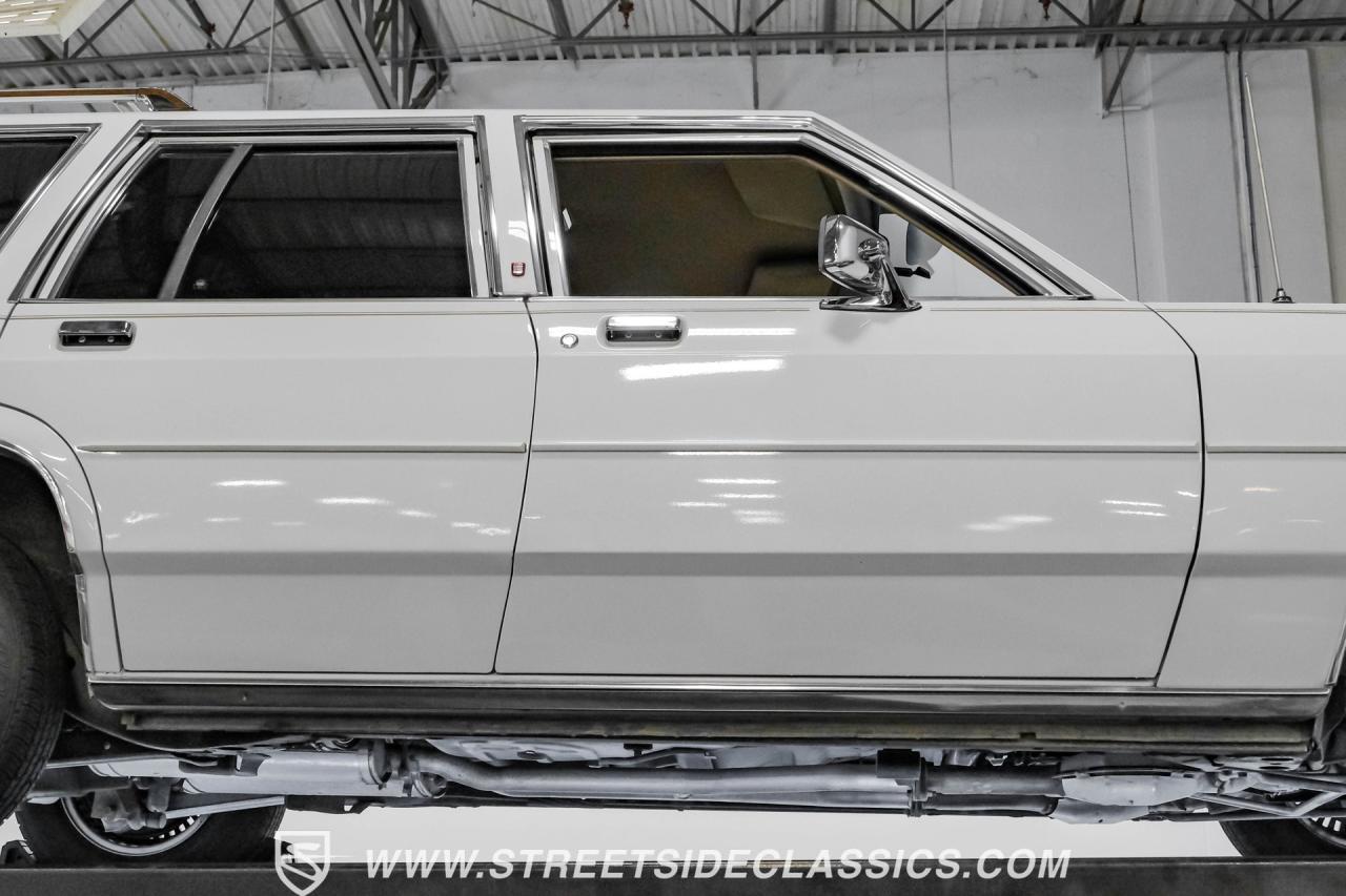 1990 Ford LTD Crown Victoria Wagon