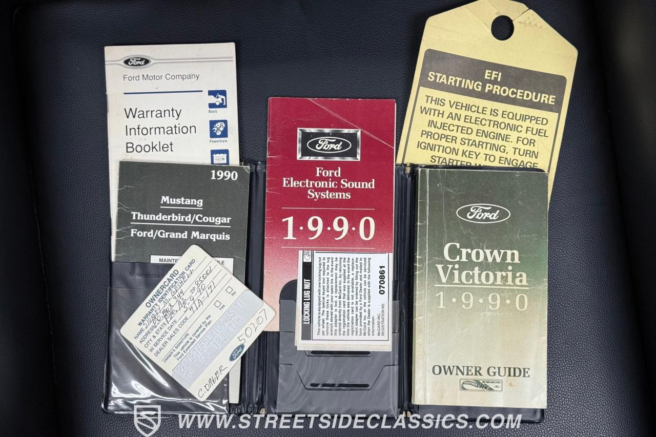 1990 Ford LTD Crown Victoria Wagon