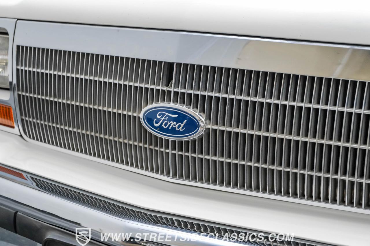 1990 Ford LTD Crown Victoria Wagon