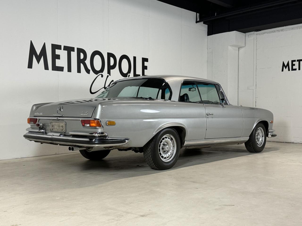 1970 Mercedes - Benz 200 series