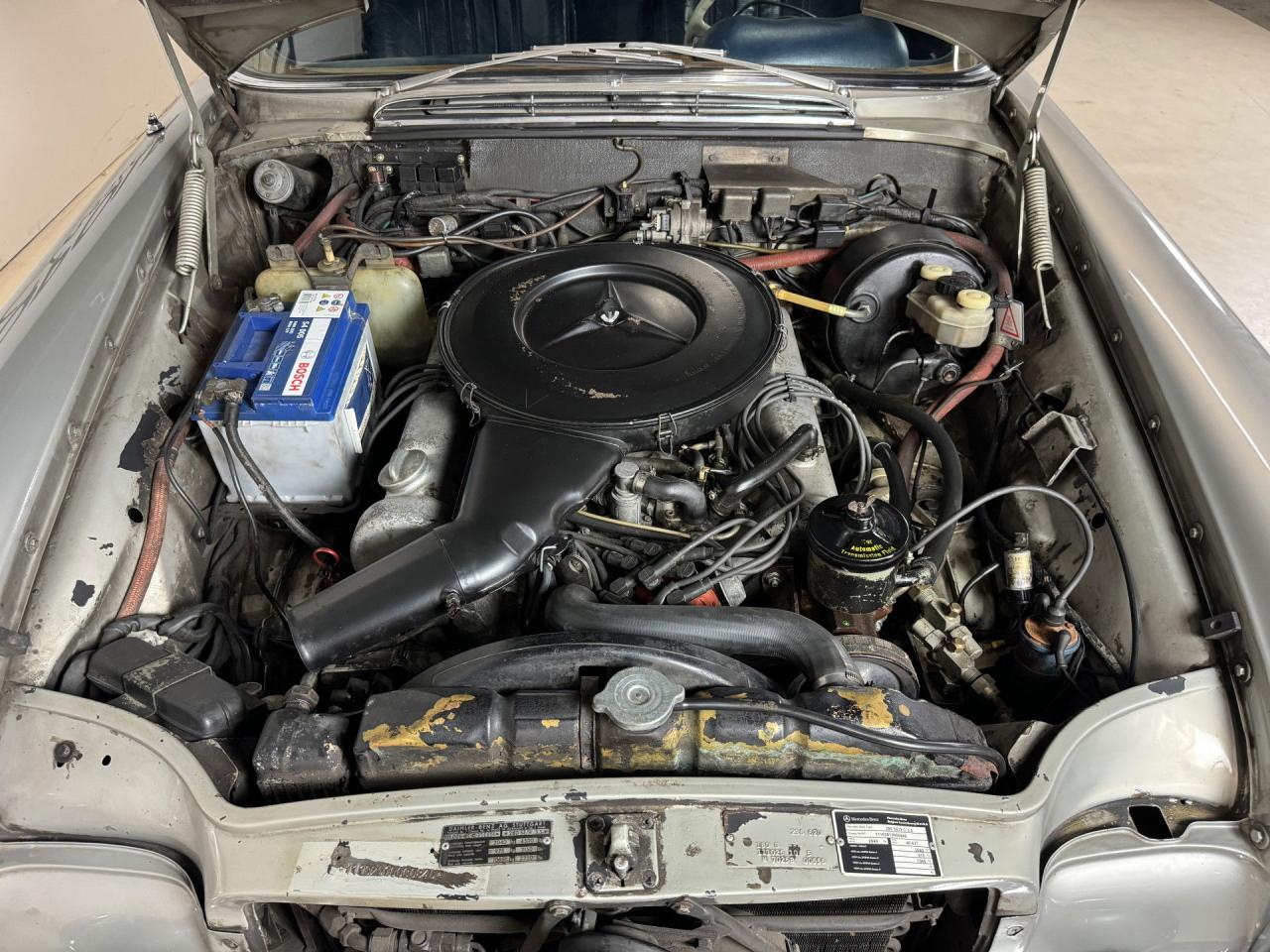 1970 Mercedes - Benz 200 series