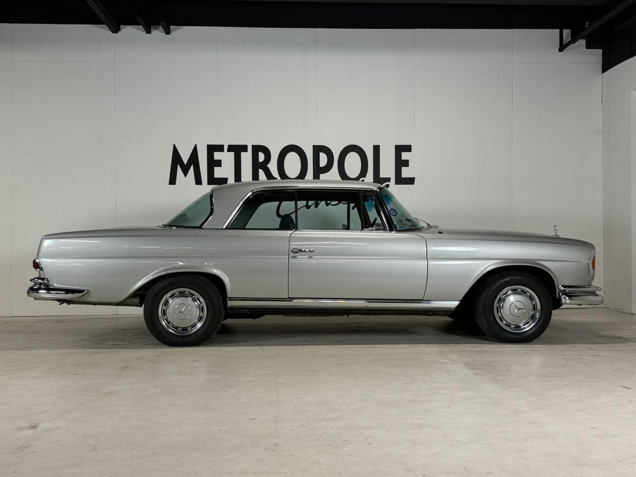 1969 Mercedes - Benz 200 series