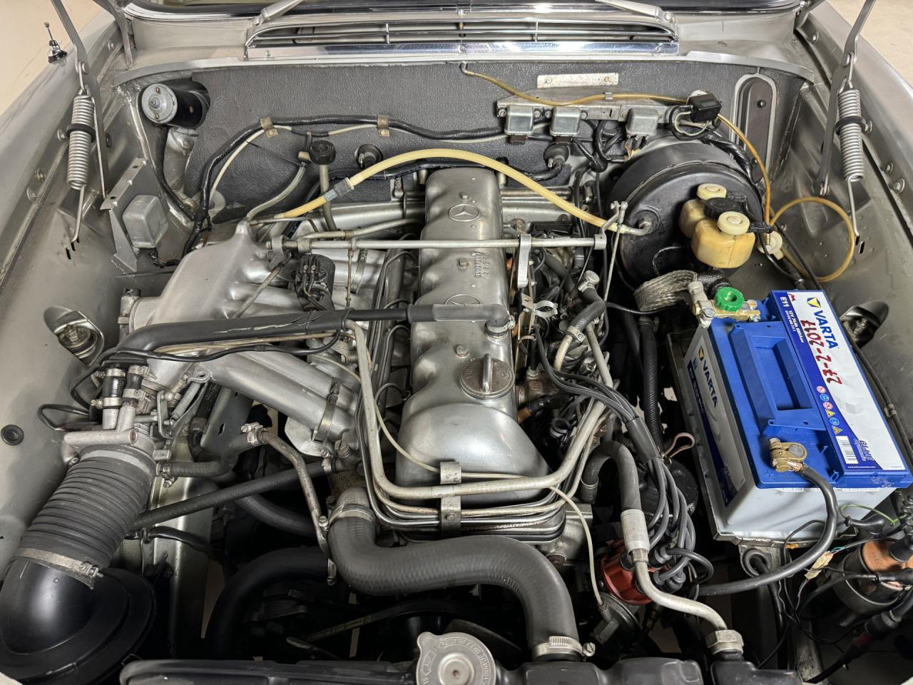 1969 Mercedes - Benz 200 series