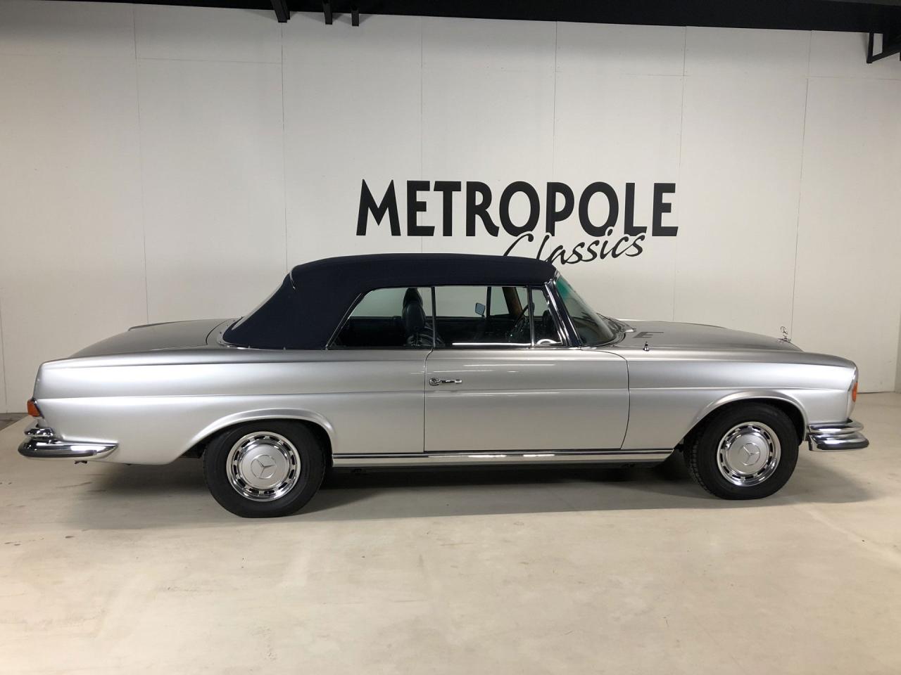1970 Mercedes - Benz 200 series