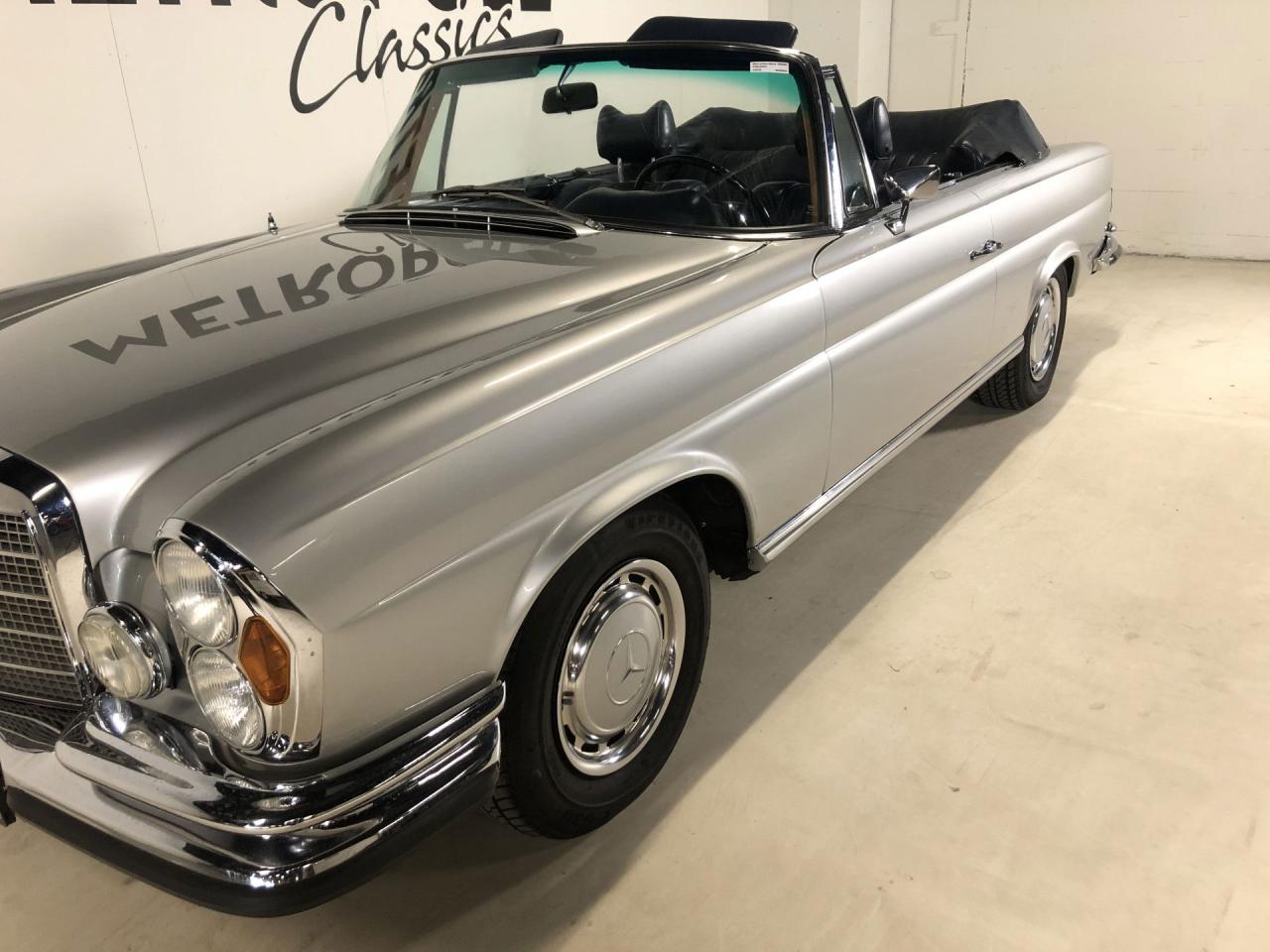 1970 Mercedes - Benz 200 series