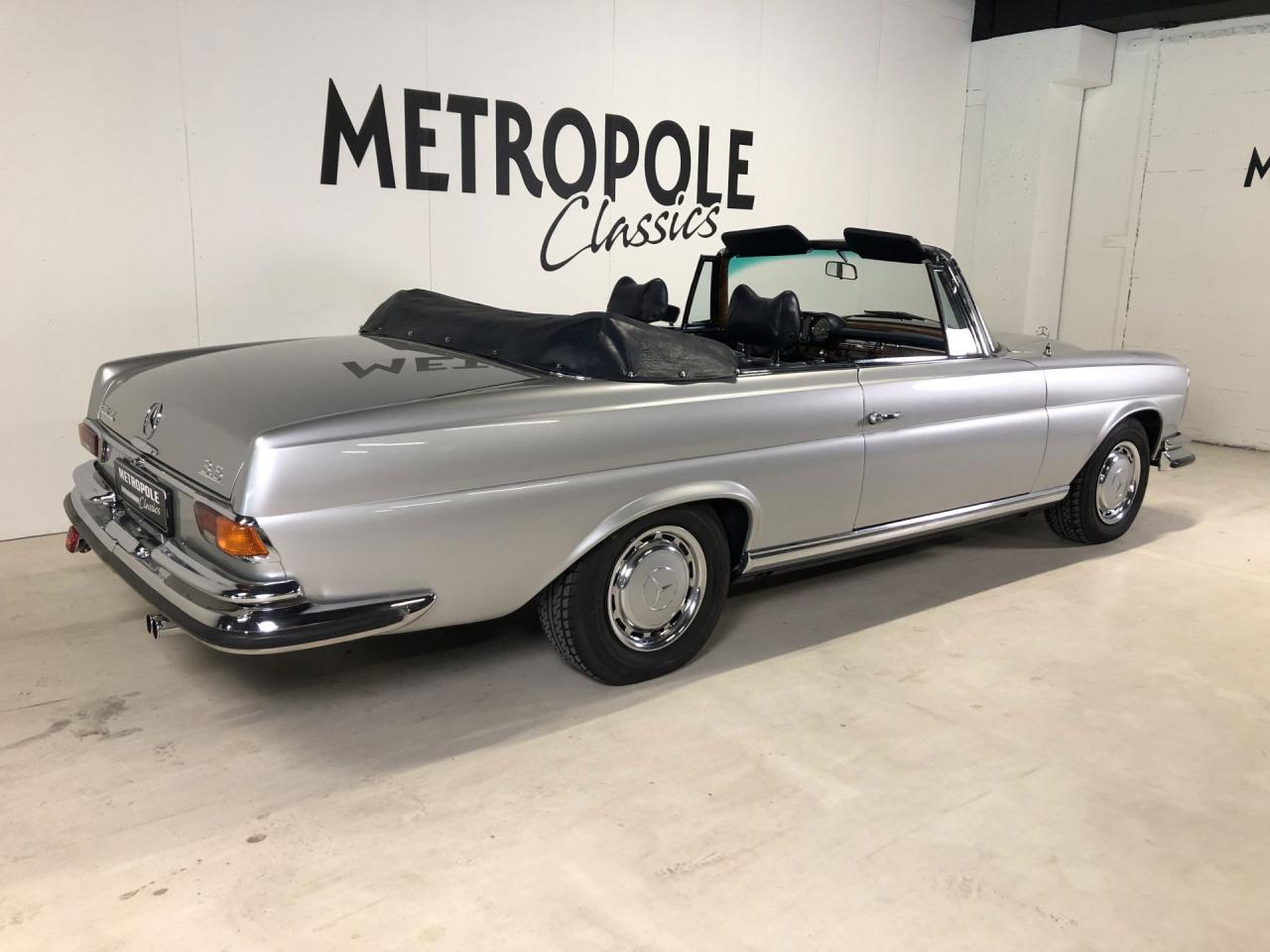 1970 Mercedes - Benz 200 series