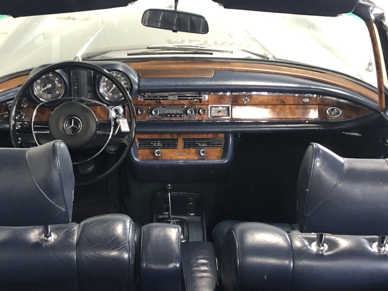 1970 Mercedes - Benz 200 series